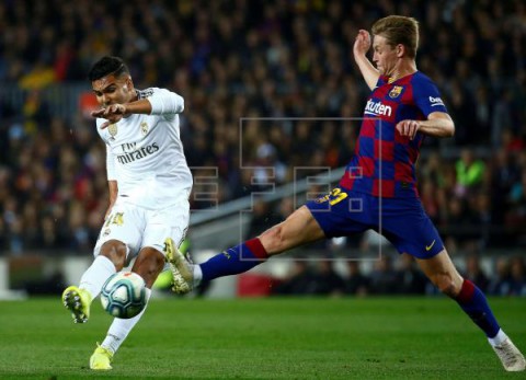 FÚTBOL BARCELONA-REAL MADRID Empate sin goles al descanso del clásico