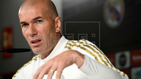 FÚTBOL BARCELONA-REAL MADRID Zidane: `Ya pensaremos en el clásico`
