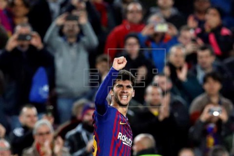 FÚTBOL BARCELONA-VILLARREAL  2-0. Aleñá se estrena en el mejor día de Dembélé