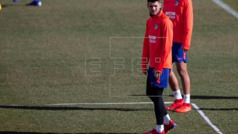 FÚTBOL BETIS-ATLÉTICO DE MADRID Morata, titular en el Atlético; y Jesé, suplente en un Betis con Kaptoum