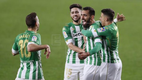FÚTBOL BETIS-OSASUNA 1-0. Borja Iglesias sigue en racha y acerca al Betis a Europa