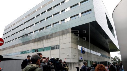 FÚTBOL CASILLAS Casillas abandona el hospital de Oporto
