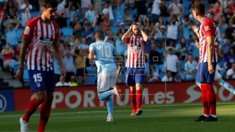 FÚTBOL CELTA ATLÉTICO DE MADRID  2-0. Aspas y Maxi Gómez derriban la fortaleza defensiva del Atlético