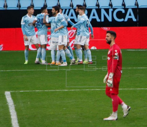 FÚTBOL CELTA-ALAVÉS 2-0. El Celta firma su cuarta victoria consecutiva