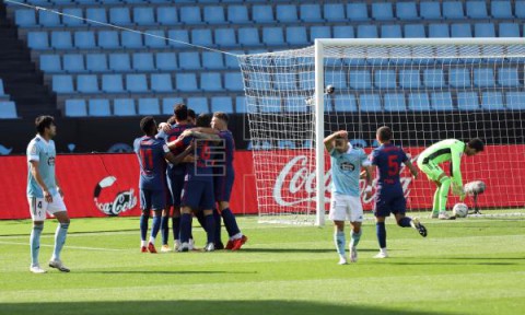 FÚTBOL CELTA-ATLÉTICO MADRID 0-2. Luis Suárez relanza al Atlético