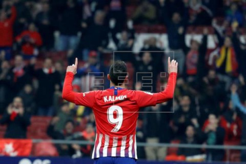 FÚTBOL COPA DEL REY 4-0. De las paradas de Adán a la goleada del Atlético