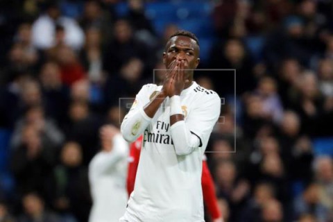 FÚTBOL COPA DEL REY 4-2. Vinicius asienta la mejoría ante el Girona