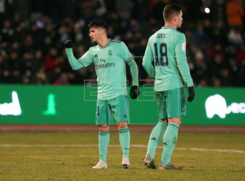 FÚTBOL COPA REY 1-3. Brahim y Areola salvan el estreno copero del Real Madrid