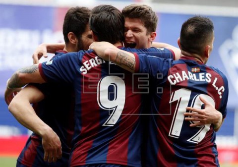 FÚTBOL EIBAR-CELTA  1-0. La insistencia del Eibar puede con el Celta