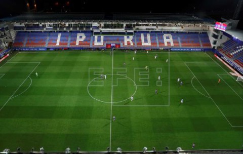 FÚTBOL EIBAR-REAL SOCIEDAD 1-2. La Real se planta en `Champions` tras ganar en un Ipurua vacío