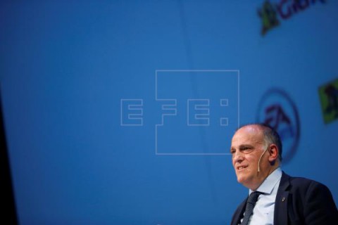 FÚTBOL ESPAÑA LALIGA Tebas: `Esperamos comenzar a jugar en junio y terminar temporada este verano`