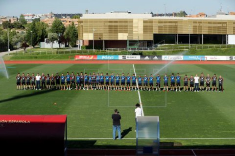 FÚTBOL ESPAÑA SELECCIÓN España arranca de luto