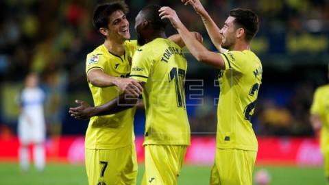 FÚTBOL ESPAÑA VILLARREAL-ALAVÉS 4-1. El Villarreal sigue intratable en casa y duerme en zona `Champions`