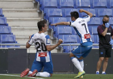 FÚTBOL ESPANYOL – ALAVÉS 2-0. Monólogo del Espanyol frente a un Alavés con diez