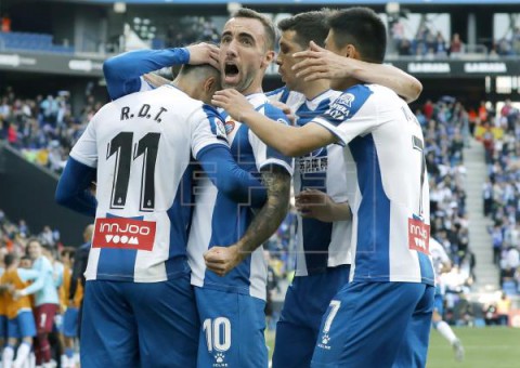 FÚTBOL ESPANYOL-ATLÉTICO DE MADRID 1-1. El Espanyol resiste ante el Atlético y amarra un empate