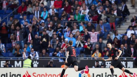FÚTBOL ESPANYOL – ATLÉTICO DE MADRID 1-1. Saúl rescata un pobre empate para el Atlético