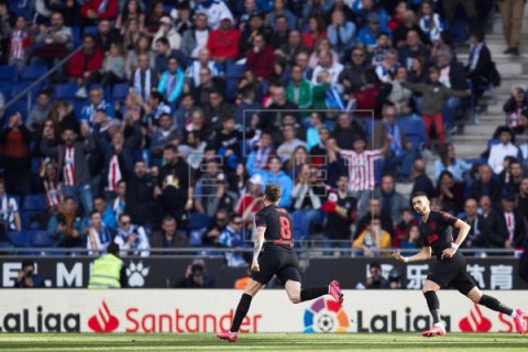 FÚTBOL ESPANYOL – ATLÉTICO DE MADRID 1-1. Saúl rescata un pobre empate para el Atlético