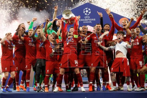 FÚTBOL FINAL LIGA CAMPEONES 0-2. El Liverpool reconquista Europa