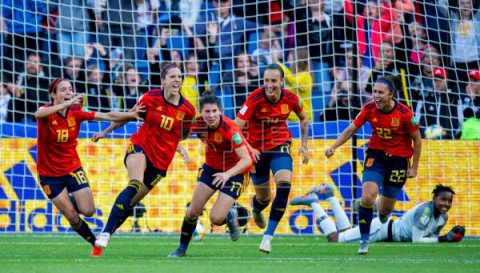 FÚTBOL FRANCIA 2019 ESPAÑA-SUDÁFRICA 3-1. Dos penaltis alivian a la selección española