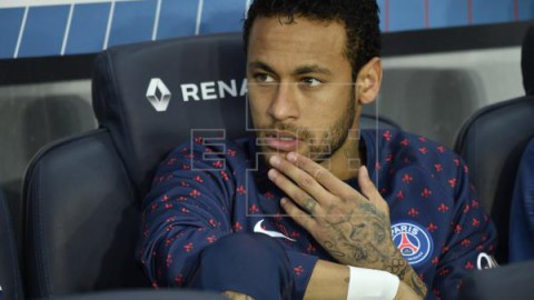 FÚTBOL FRANCIA El PSG no convoca a Neymar y dice que la negociación para su salida ha avanzado
