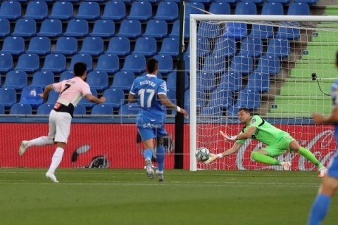 FÚTBOL GETAFE-ESPANYOL 0-0. Soria sostiene a un Getafe incapaz