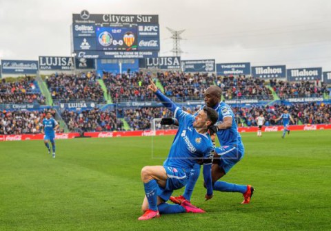 FÚTBOL GETAFE-VALENCIA 3-0. Excelso Getafe, incombustible Molina