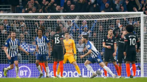 FÚTBOL INGLATERRA 1-1. El Chelsea deja escapar la victoria en su visita al Burnley