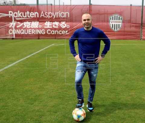 FÚTBOL INIESTA Iniesta: `En Japón estoy encontrando volver a sentirme futbolista`