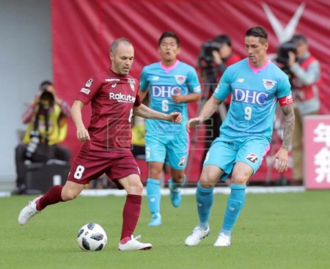 FÚTBOL JAPÓN Sin goles en el primer duelo en la liga japonesa entre Iniesta y Torres