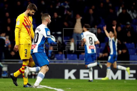 FÚTBOL LALIGA SANTANDER El Barcelona, campeón de invierno, pero igualado de nuevo con el Real Madrid