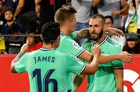 FÚTBOL LALIGA SANTANDER El Madrid resucita ante el Sevilla y el Athletic es nuevo líder