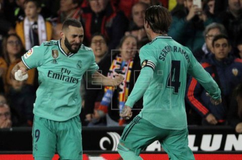 FÚTBOL LALIGA SANTANDER El Madrid se reencuentra con la épica a las puertas del clásico