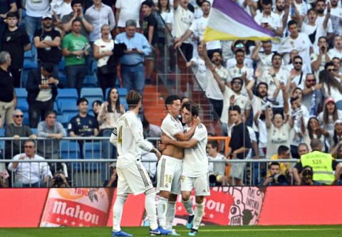 FÚTBOL LALIGA SANTANDER El Real Madrid, liderato y sufrimiento