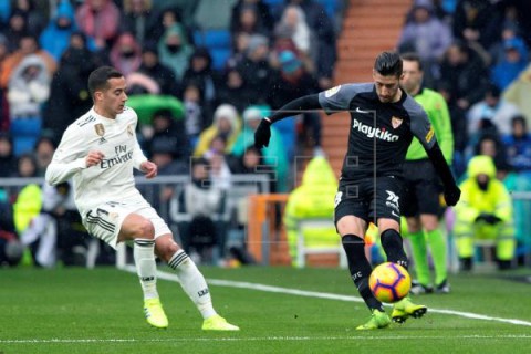 FÚTBOL LALIGA SANTANDER El Sevilla defiende el liderato ante un Real Madrid herido