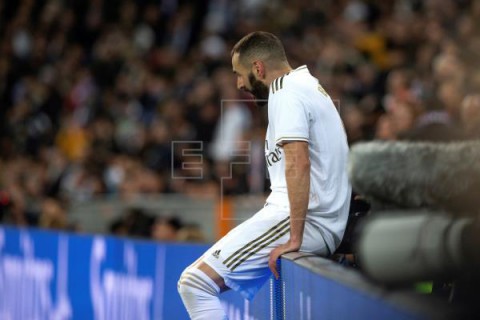 FÚTBOL LALIGA SANTANDER La sequía del Real Madrid entrega al Barça el liderato en solitario