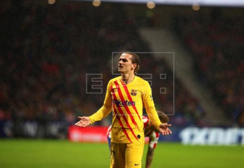 FÚTBOL LALIGA SANTANDER LaLiga denuncia cánticos de `Griezmann muérete` en el Wanda Metropolitano