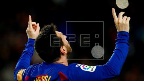 FÚTBOL LALIGA SANTANDER Messi endulza el sufrido debut de Quique Setién