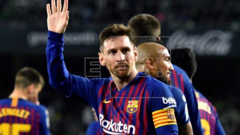 FÚTBOL LALIGA SANTANDER Messi, estelar, sentencia LaLiga