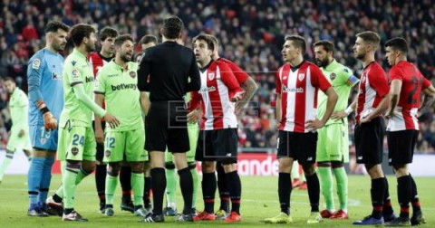 FÚTBOL LEVANTE Quico Catalán: `Lo que ha pasado hoy es una vergüenza. No me creo el VAR`