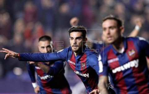 FÚTBOL LEVANTE-ATHLETIC 3-0. El Levante se reencuentra con el triunfo y hunde un poco más al Athletic