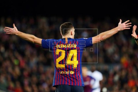 FÚTBOL LEVANTE-BARCELONA Vermaelen, principal novedad en el Barça; Postigo y Boateng, en el Levante