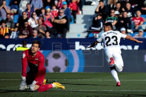 FÚTBOL LEVANTE-GRANADA 1-1. El Granada reacciona tras el descanso y se lleva un punto