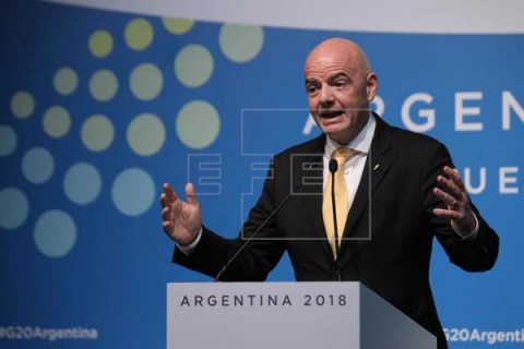 FÚTBOL LIBERTADORES Infantino afirma que no sabe si el River-Boca se jugará el domingo en Madrid