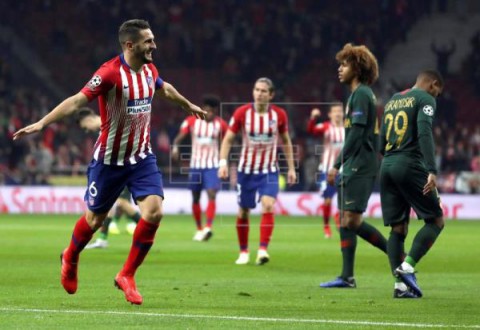 FÚTBOL LIGA CAMPEONES 2-0. Paseo del Atlético a octavos