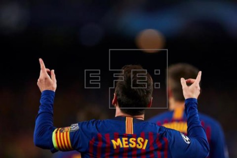 FÚTBOL LIGA CAMPEONES 2-0. Un doblete de Messi acerca al Barcelona a semifinales al descanso