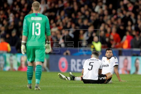 FÚTBOL LIGA CAMPEONES 2-2. El Valencia no resuelve en Mestalla y se la jugará en Amsterdam