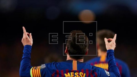 FÚTBOL LIGA CAMPEONES 3-0. Messi conduce al Barça a semifinales en cuatro minutos
