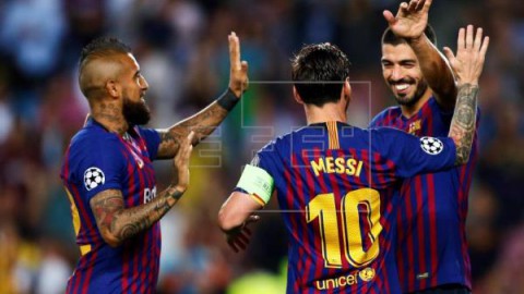 FÚTBOL LIGA CAMPEONES 4-0. Messi y Dembélé dan al Barça una goleada trabajada contra el PSV