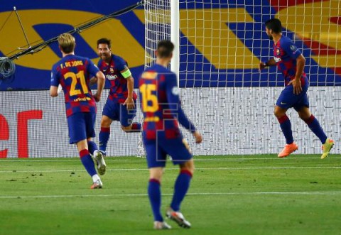 FÚTBOL LIGA CAMPEONES BARCELONA-NÁPOLES 3-1. El Barcelona encarrila el pase a cuartos en la primera parte