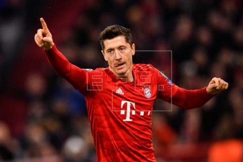 FÚTBOL LIGA CAMPEONES BAYERN-OLIMPIAKOS 2-0. Lewandowski y Perisic llevan al Bayern a octavos